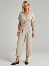 De 'Sorrento' Two-Piece: Overslagtop & Cuffed Pantalon