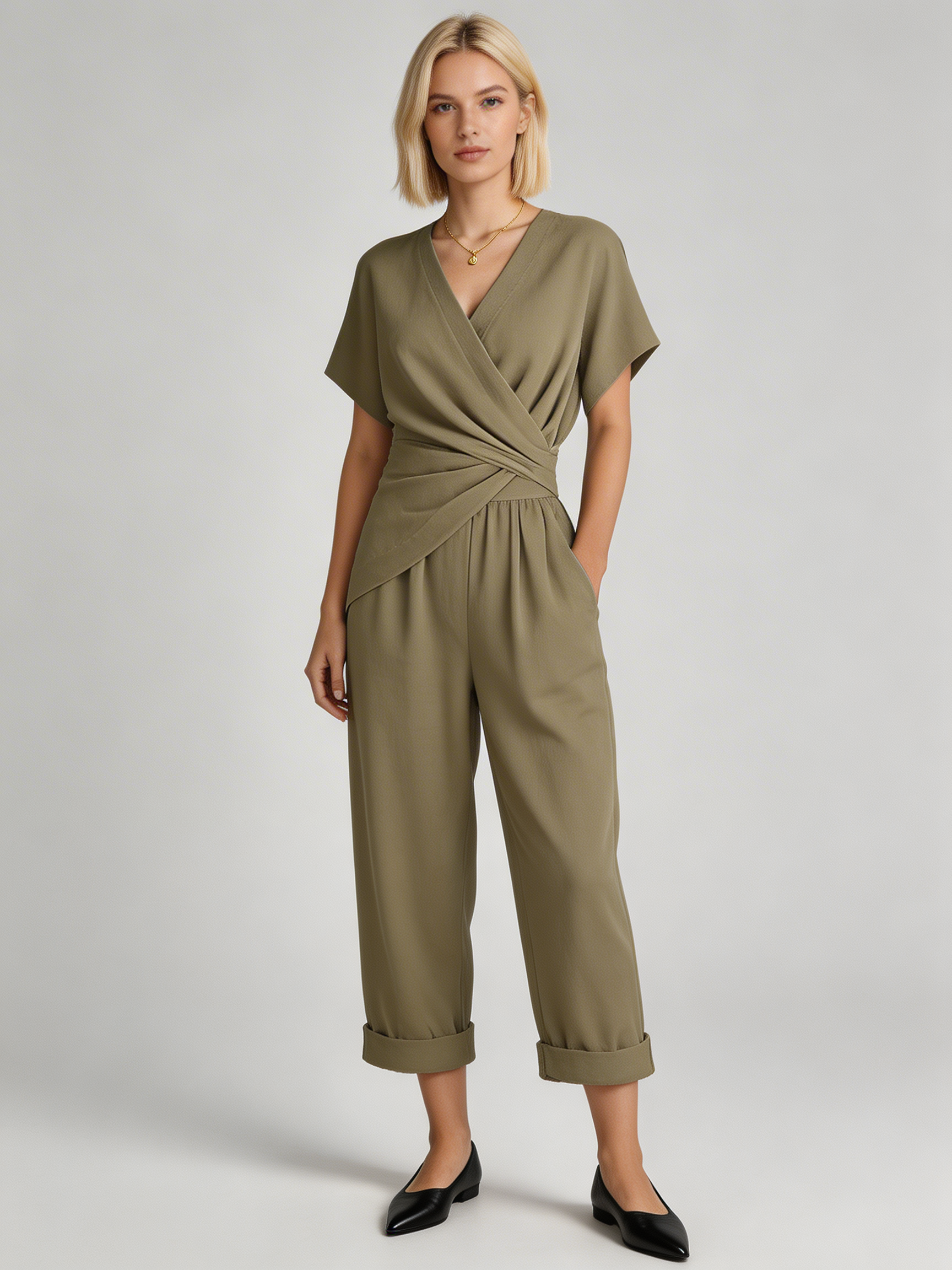 De 'Sorrento' Two-Piece: Overslagtop & Cuffed Pantalon