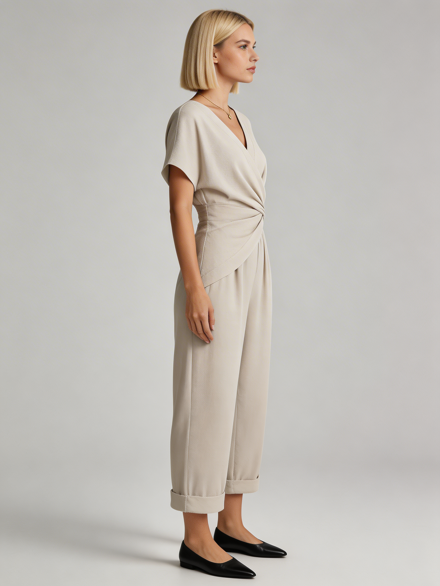 De 'Sorrento' Two-Piece: Overslagtop & Cuffed Pantalon