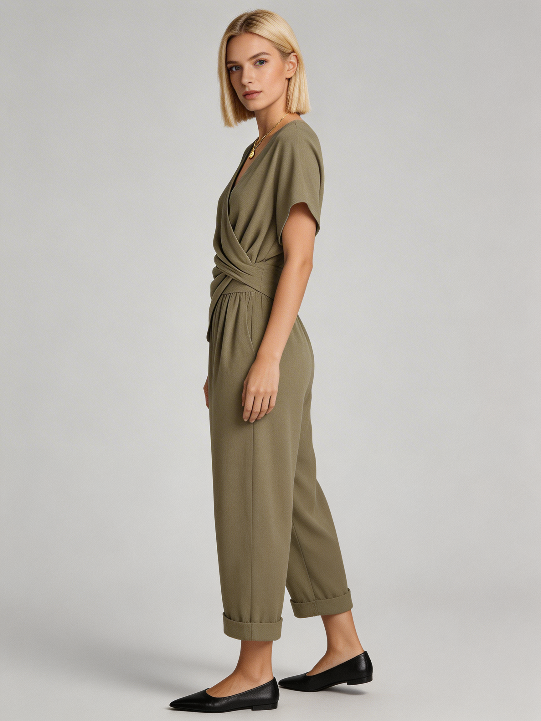De 'Sorrento' Two-Piece: Overslagtop & Cuffed Pantalon